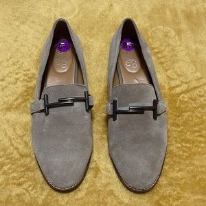 Shoes size 8.5 i worn only one time